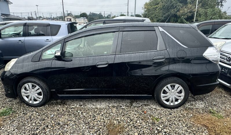 
								Honda Fit Shuttle Hybrid 2012 full									