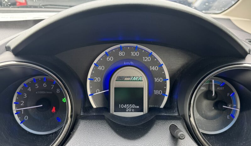 
								Honda Fit Shuttle Hybrid 2012 full									