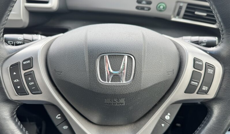 
								Honda Freed Hybrid 2012 full									