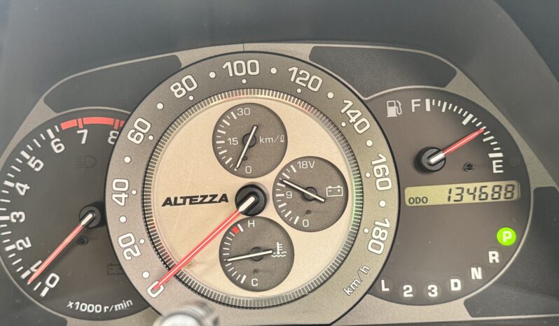 
								2001 Toyota Altezza full									