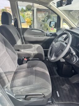 
										Nissan Serena 2010 full									