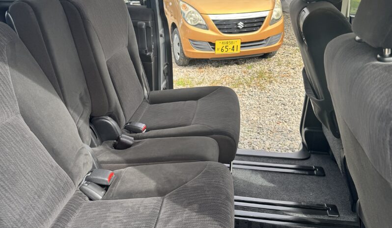 
								Nissan Serena 2010 full									