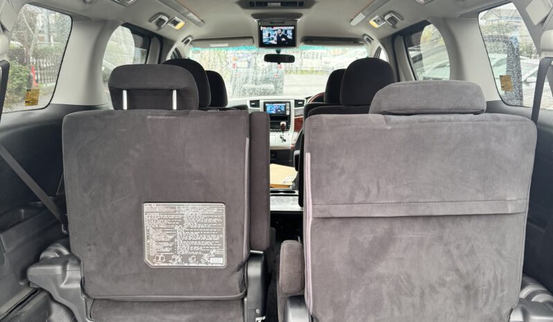 
								Toyota Vellfire 2011 full									