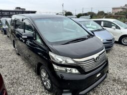 
										Toyota Vellfire 2011 full									