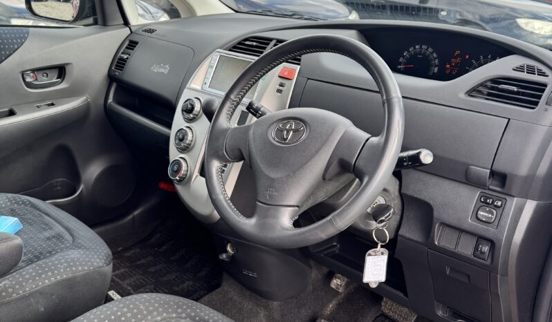 
								2008 Toyota Ractis full									