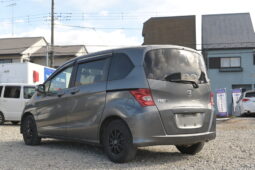 
										2009 Honda Freed Gray full									