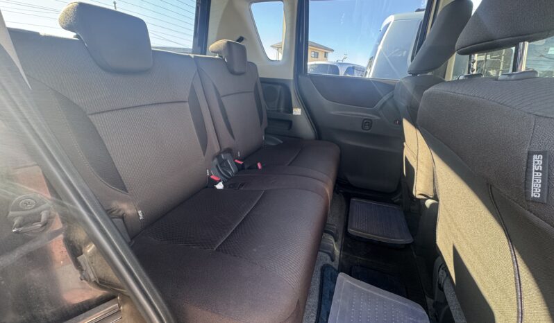 
								2012 Mitsubishi Delica D2 full									