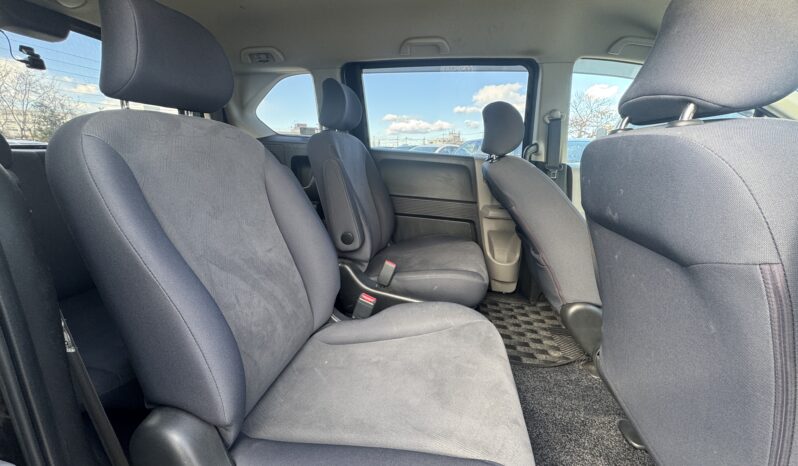 
								2009 Honda Freed Gray full									