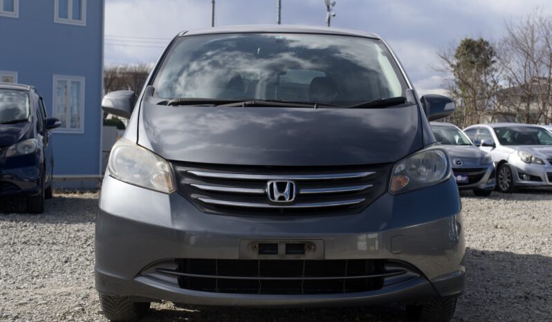 
								2009 Honda Freed Gray full									