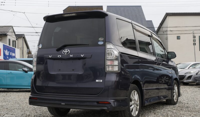 
								2010 Toyota Voxy full									