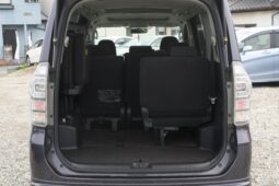 
										2010 Toyota Voxy full									